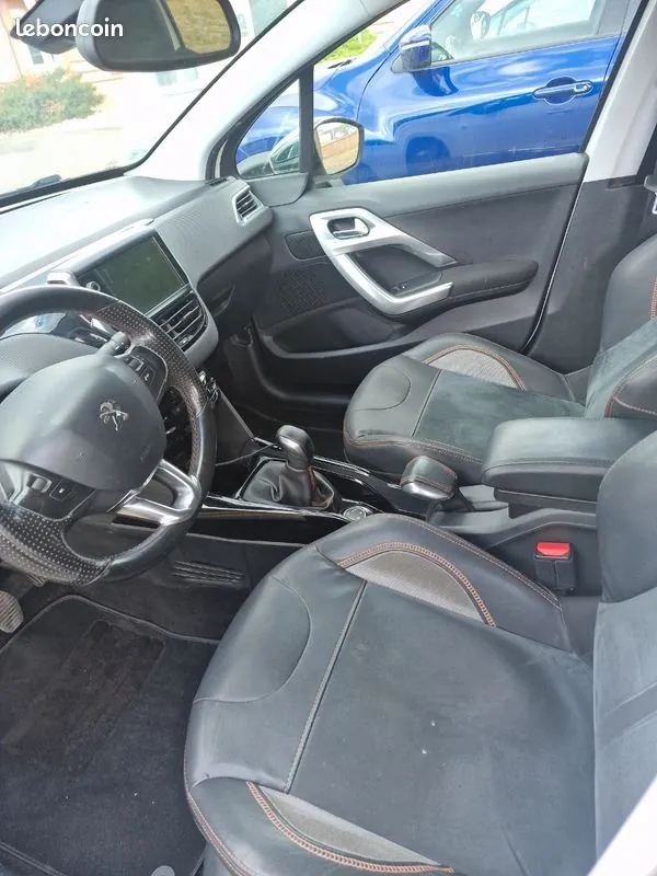 Peugeot 2008 2015 photo 2