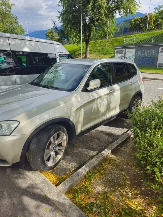 BMW X3 2011 photo 2