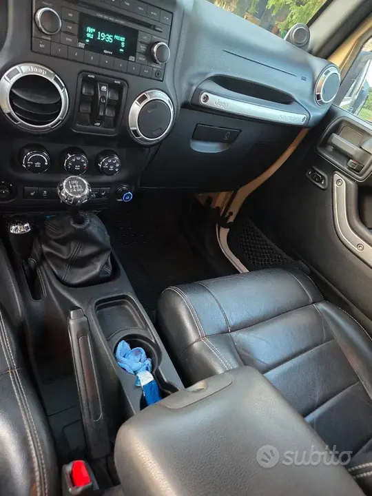 Jeep Wrangler Unlimited 2011 photo 5