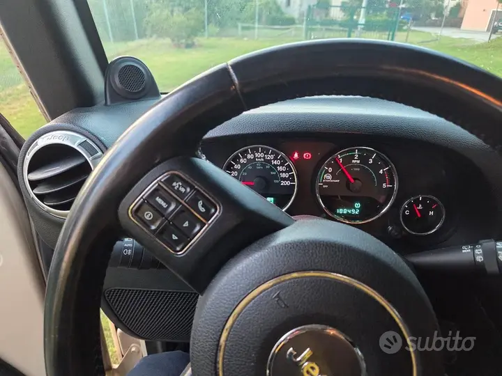 Jeep Wrangler Unlimited 2011 photo 4