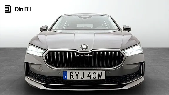 Skoda Superb 2025 photo 4