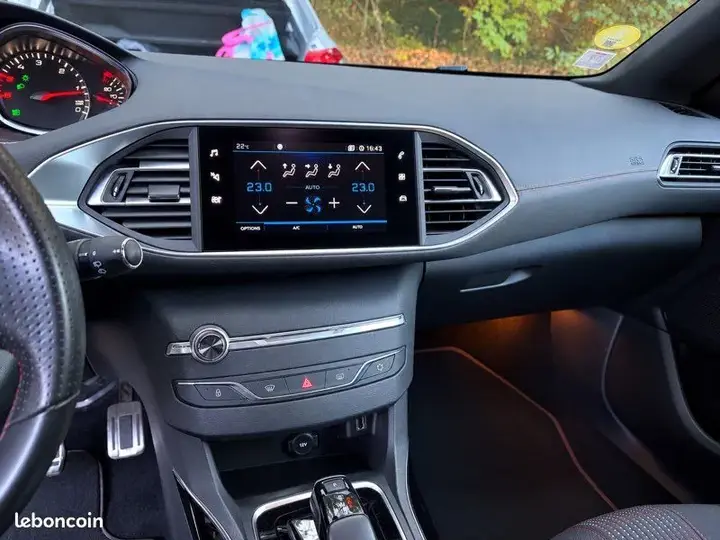 Peugeot 308 2020 photo 3