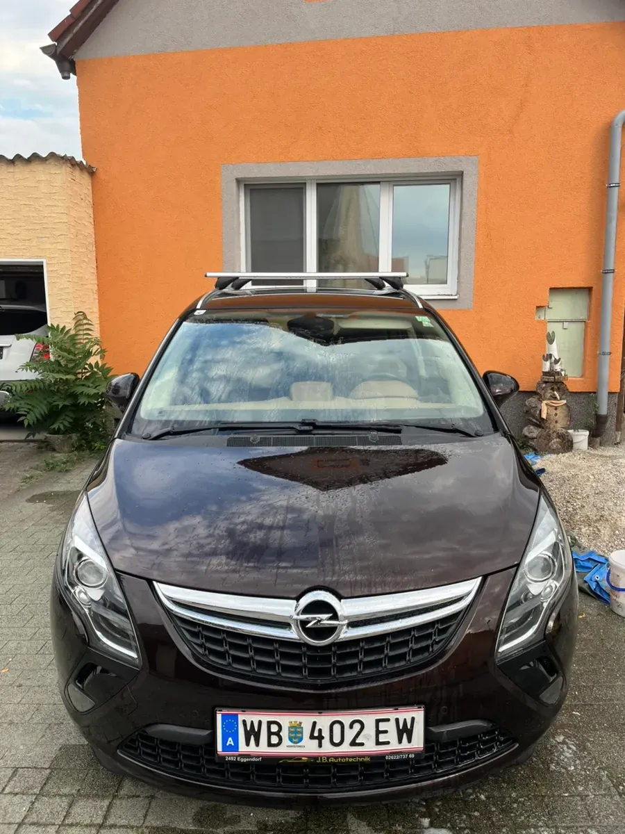 Opel Zafira Tourer 2013 photo 2