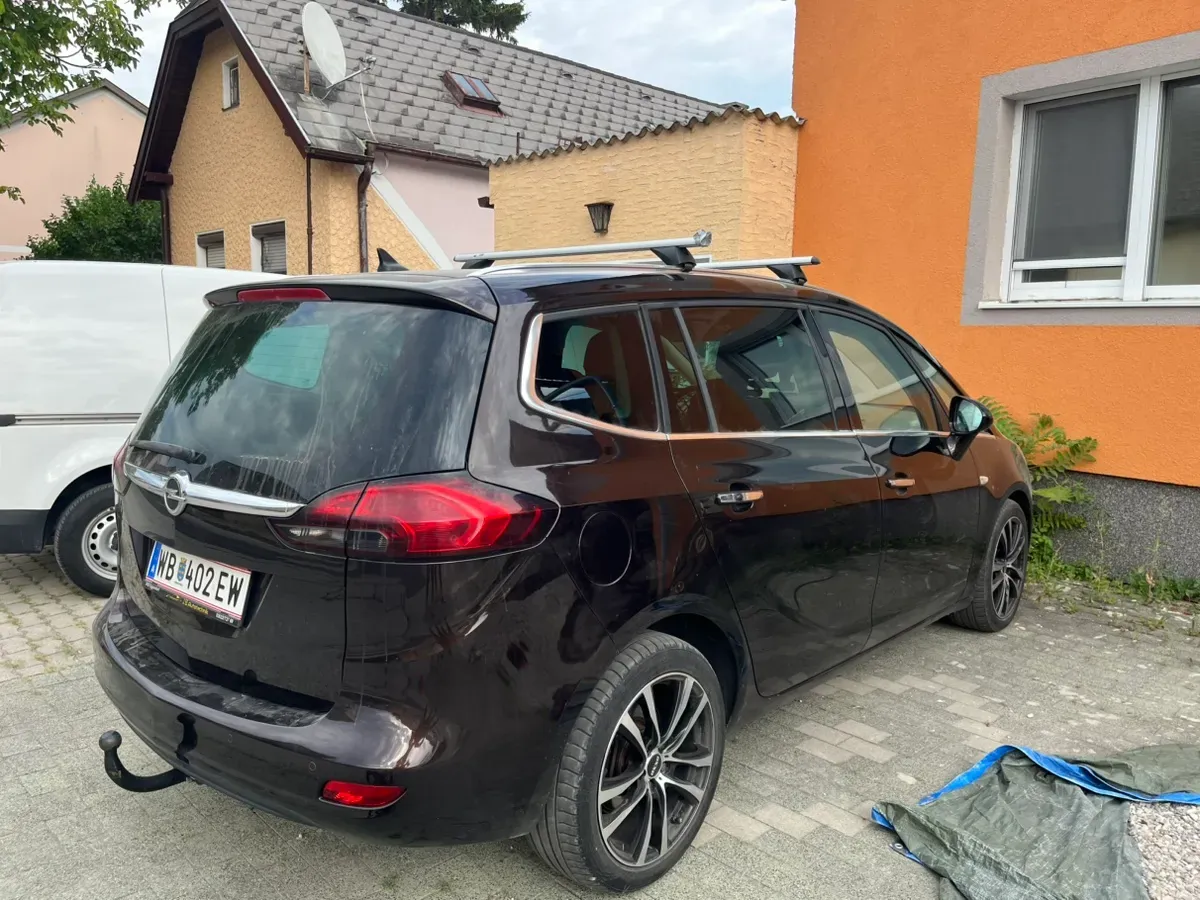 Opel Zafira Tourer 2013 photo 3