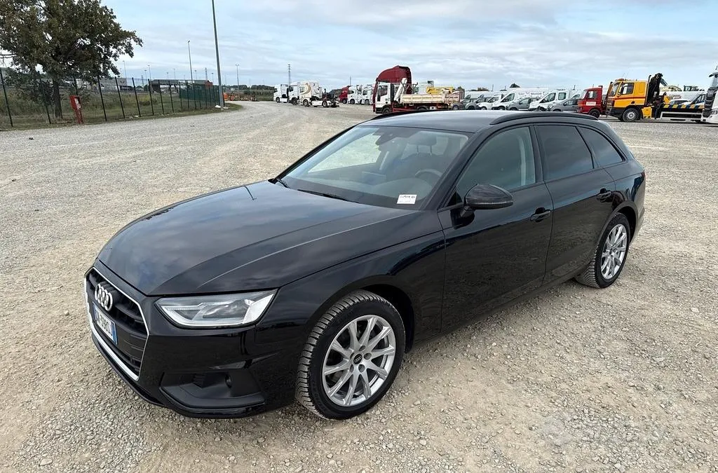 Audi A4 2023 photo 5