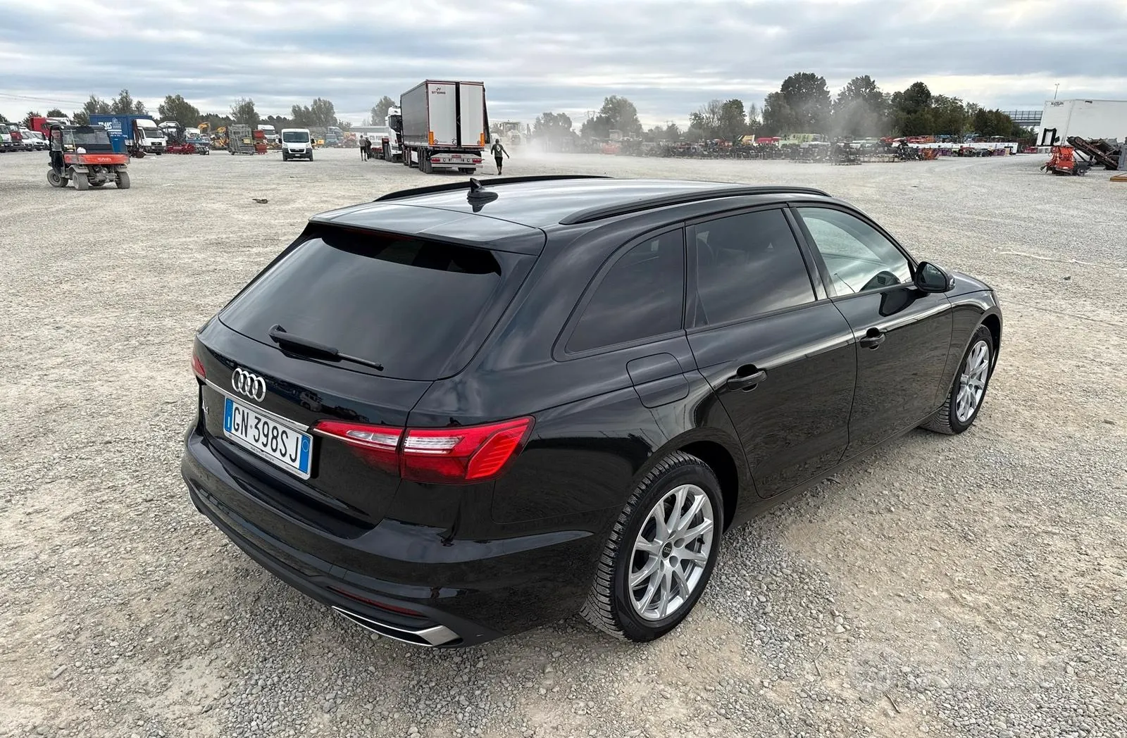 Audi A4 2023 photo 3