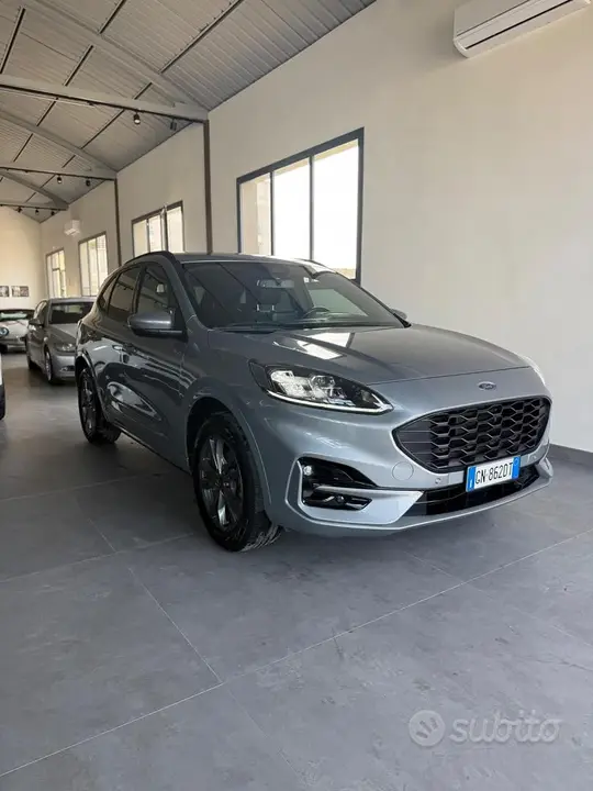 Ford Kuga 2023 photo 2
