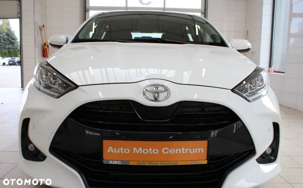 Toyota Yaris 2025 photo 2