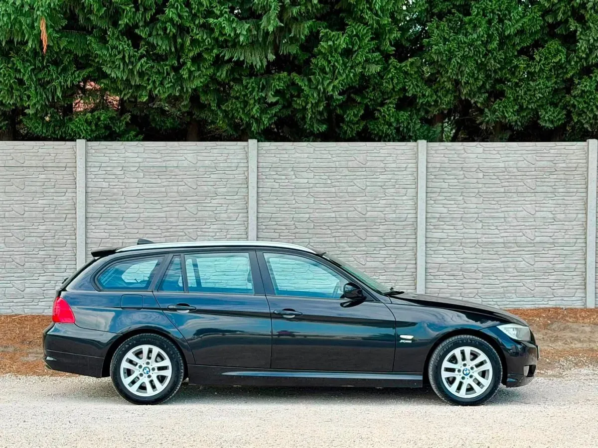 BMW 3 Series 2011 photo 3