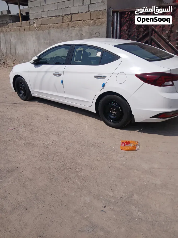 Hyundai Elantra 2019 photo 2