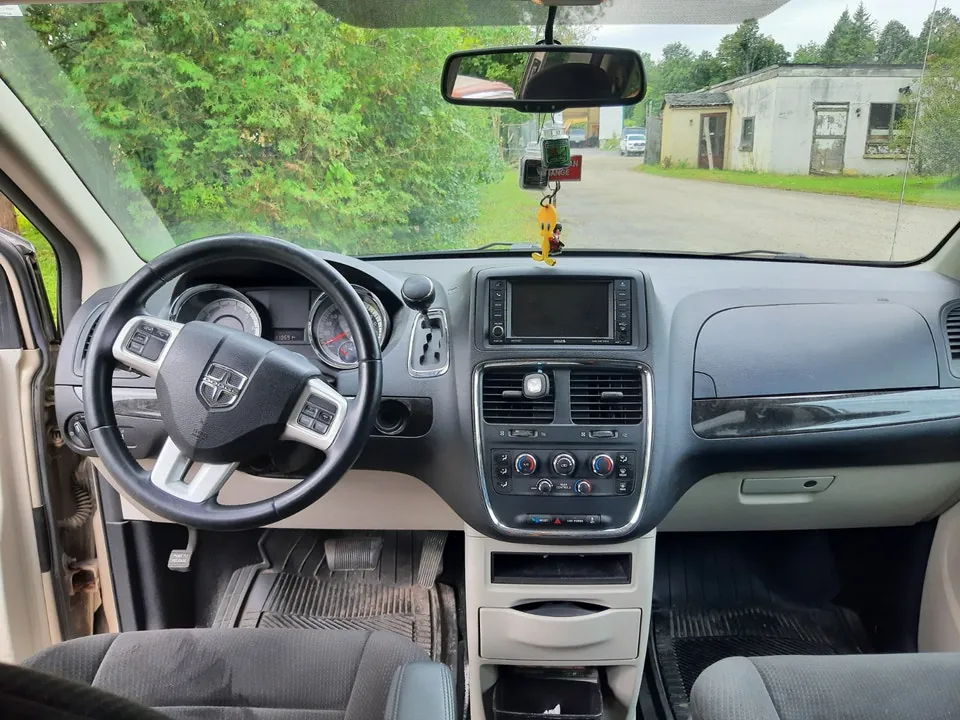 Dodge Grand Caravan 2013 photo 3