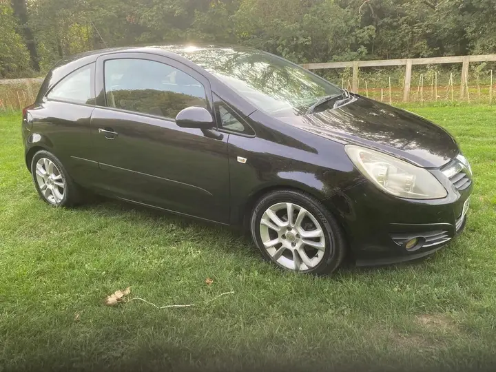 Vauxhall Corsa 2007 photo 2