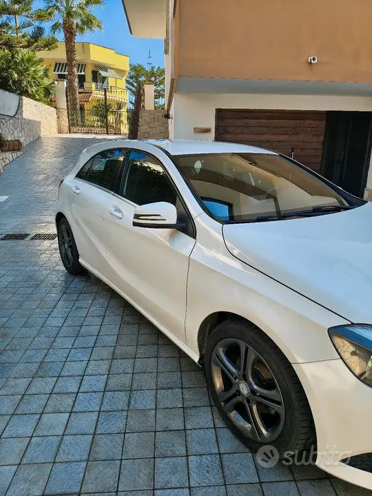 Mercedes-Benz A 2014 photo 2