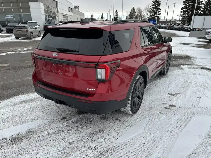 Ford Explorer 2026 photo 5