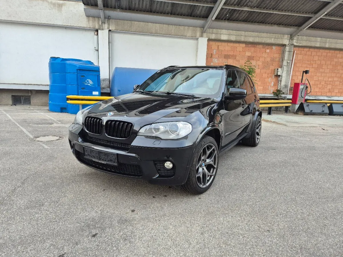 BMW X5 2013 photo 2