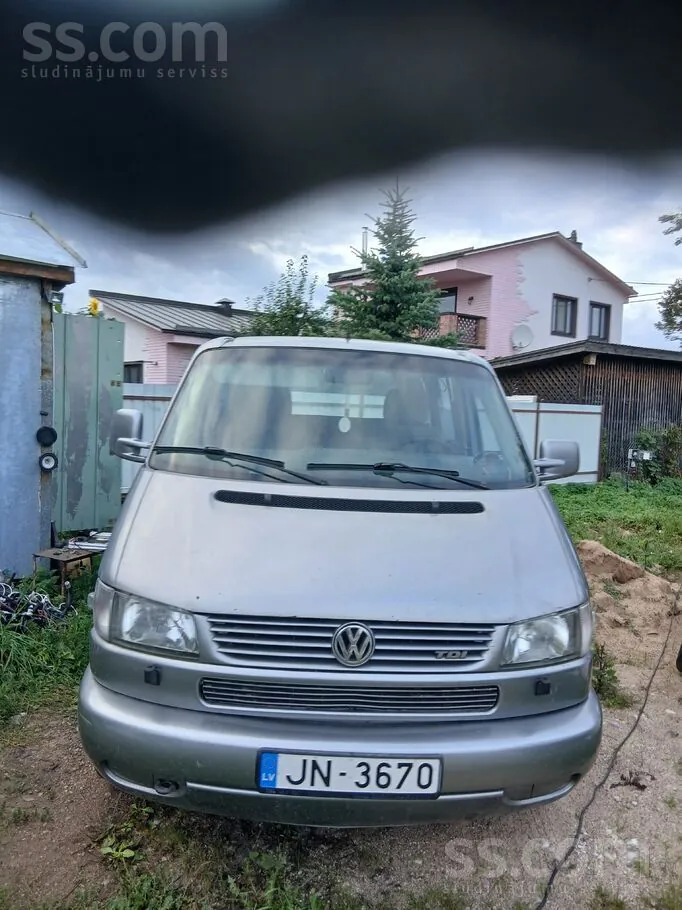 Volkswagen T4 1998 photo 2
