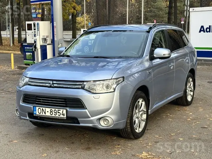 Mitsubishi Outlander 2014 photo 4
