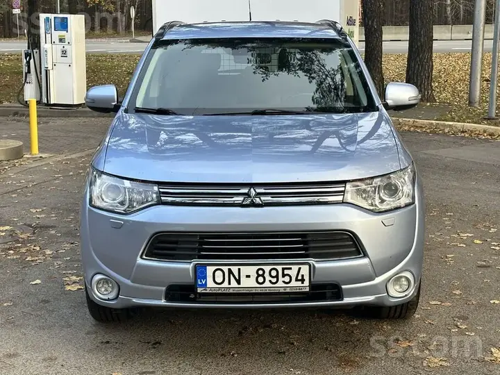 Mitsubishi Outlander 2014 photo 3