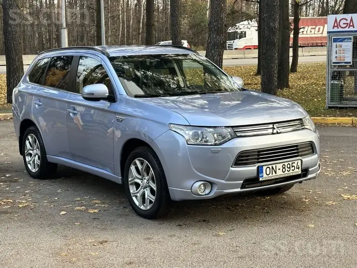 Mitsubishi Outlander 2014 photo 2