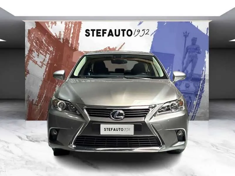 Lexus Ct 200H 2016 photo 2