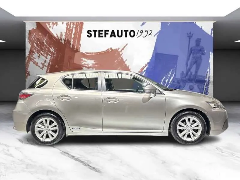 Lexus Ct 200H 2016 photo 3