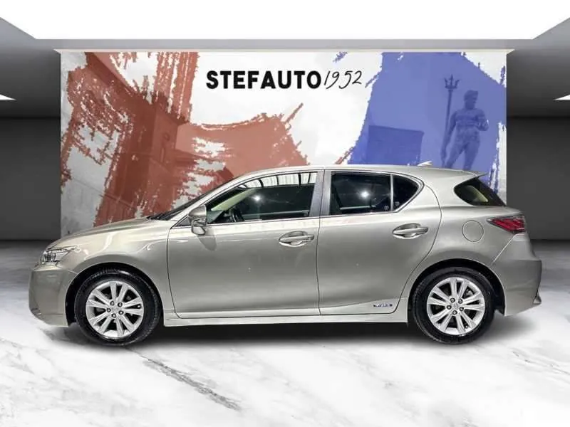 Lexus Ct 200H 2016 photo 4