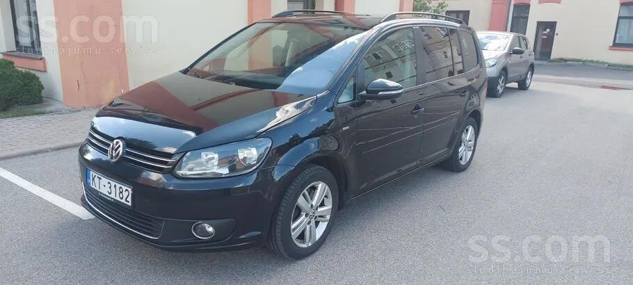 Volkswagen Touran 2013 photo 2