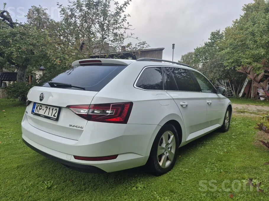 Skoda Superb 2016 photo 4