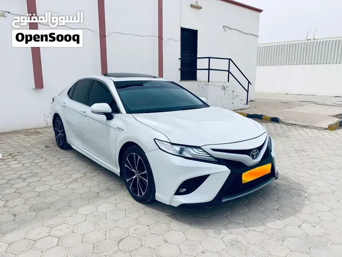 Toyota Camry 2019 photo 2