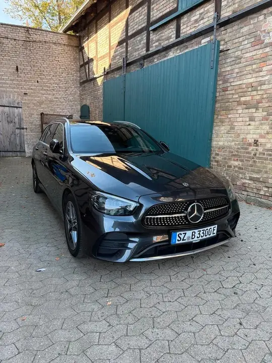 Mercedes-Benz E 300