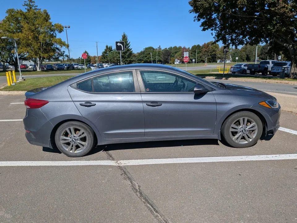 Hyundai Elantra 2017 photo 3