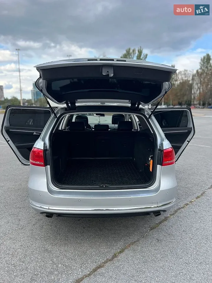 Volkswagen Passat 2011 photo 4