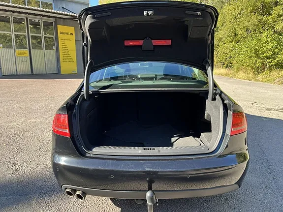 Audi A4 2011 photo 3