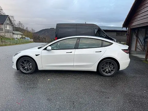 Tesla Model 3 2021 photo 4