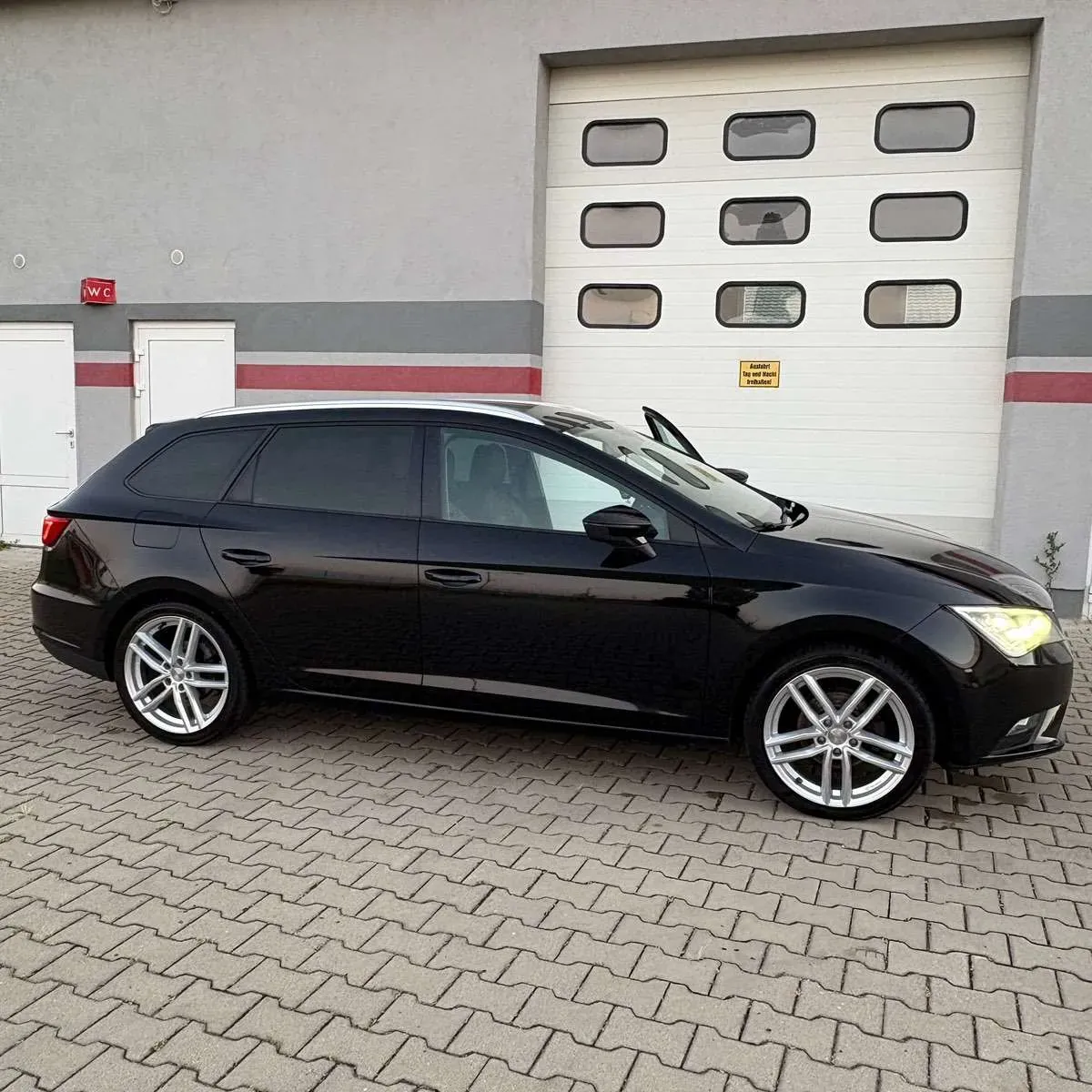 Seat Leon 2014 photo 3