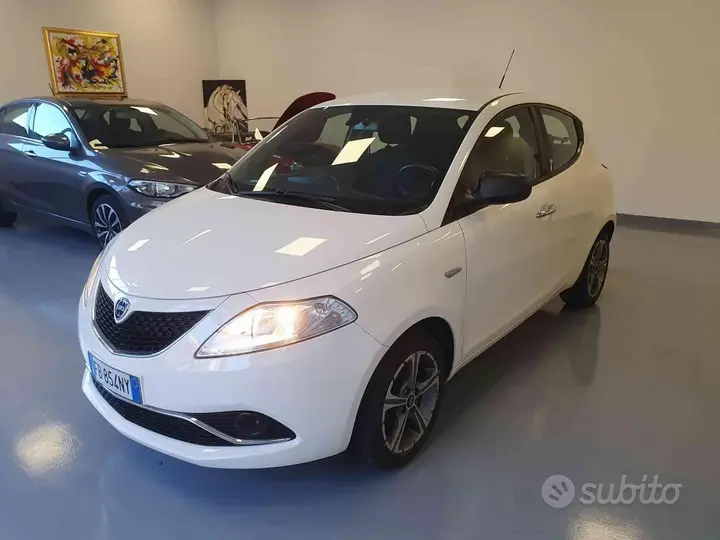 Lancia Ypsilon