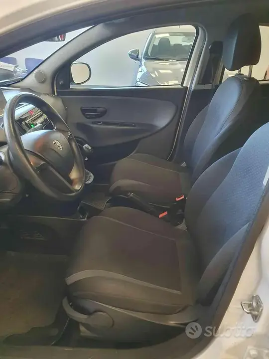 Lancia Ypsilon 2016 photo 5