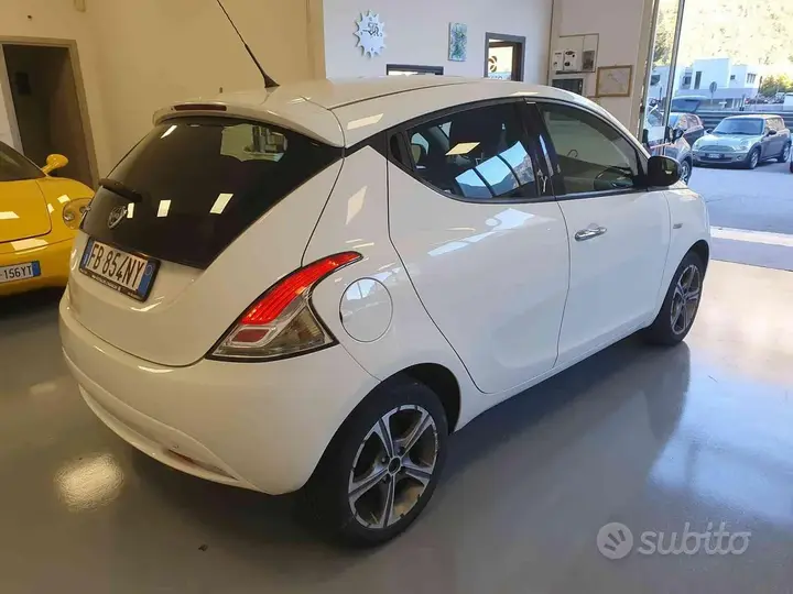 Lancia Ypsilon 2016 photo 3