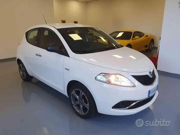 Lancia Ypsilon 2016 photo 2