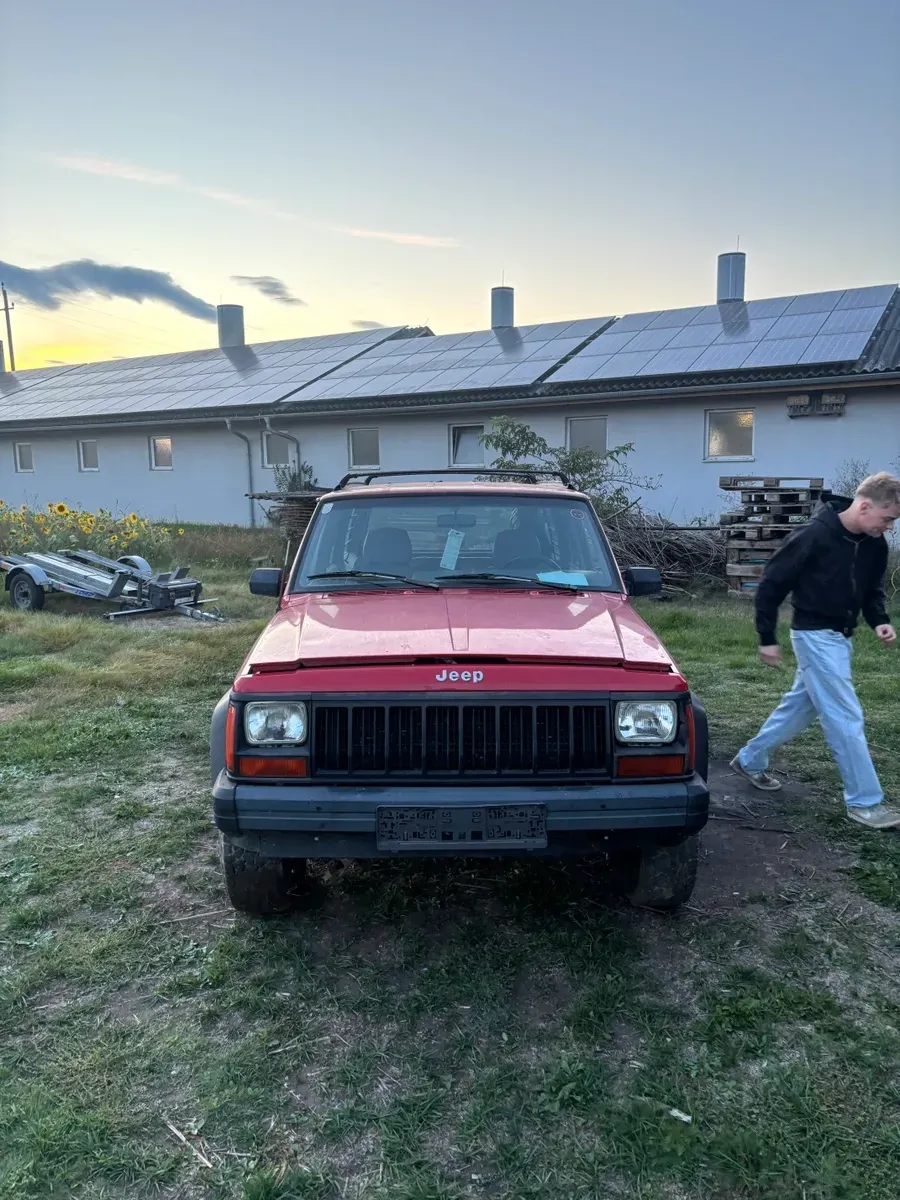 Jeep Cherokee 1995 photo 2