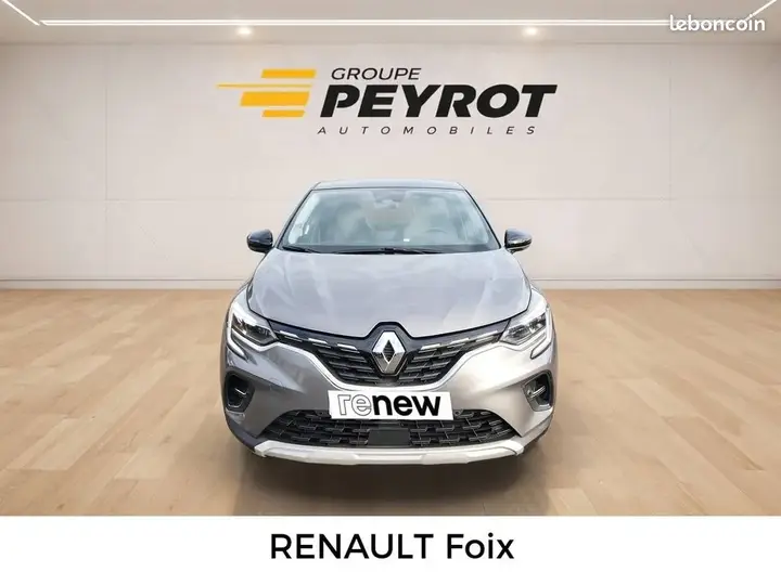 Renault Captur 2023 photo 2