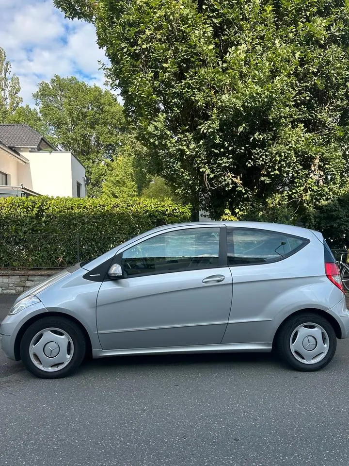 Mercedes-Benz A180