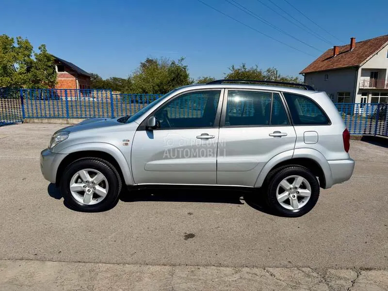 Toyota Rav4 2004 photo 2