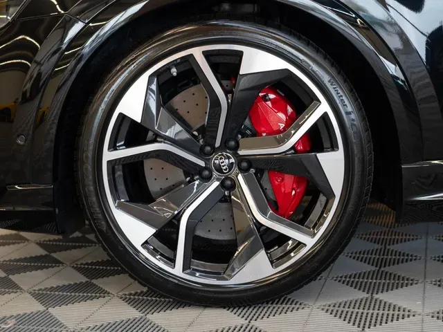 Audi Q8 2022 photo 2