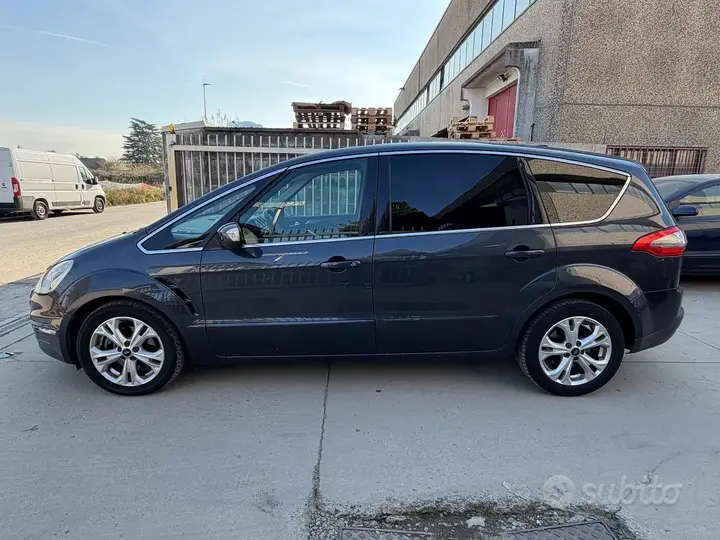 Ford S-Max 2010 photo 4