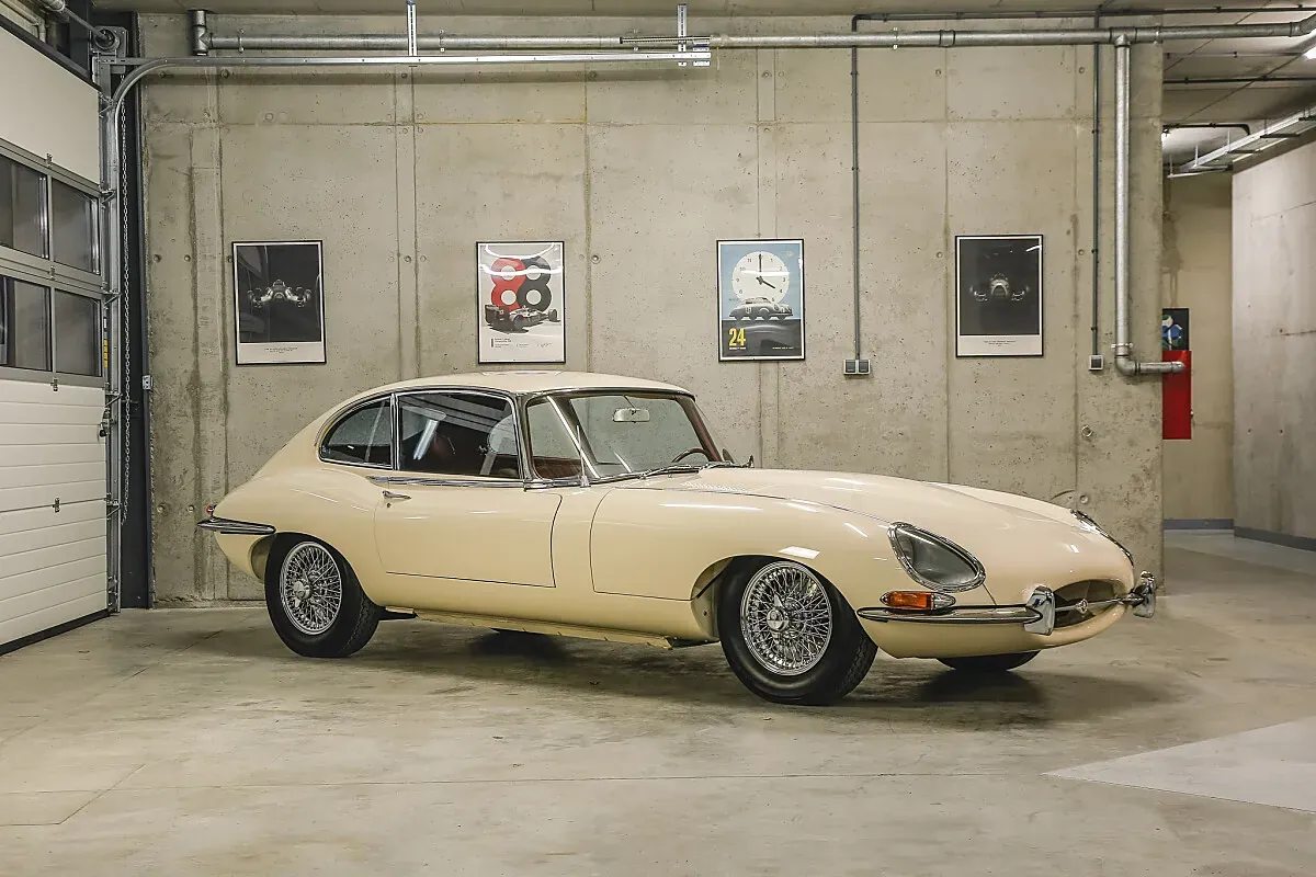 Jaguar E-Type Serie 1 1966 photo 2