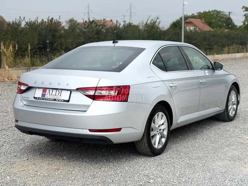 Skoda Superb 2023 photo 5