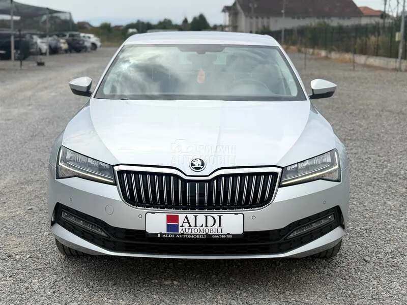Skoda Superb 2023 photo 2
