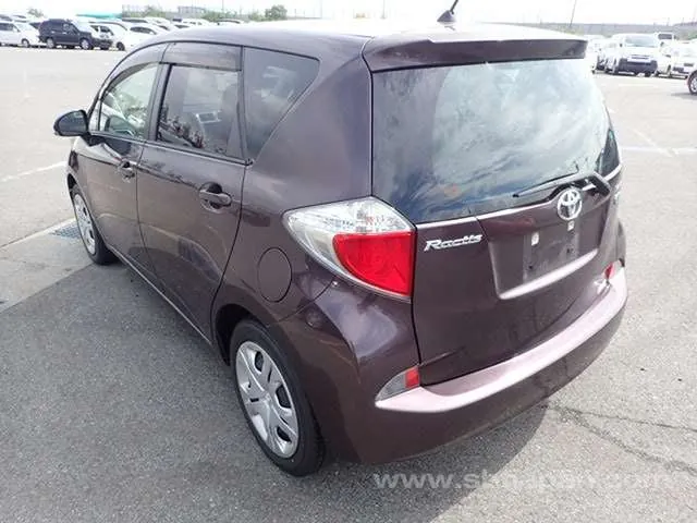 Toyota Ractis 2013 photo 3
