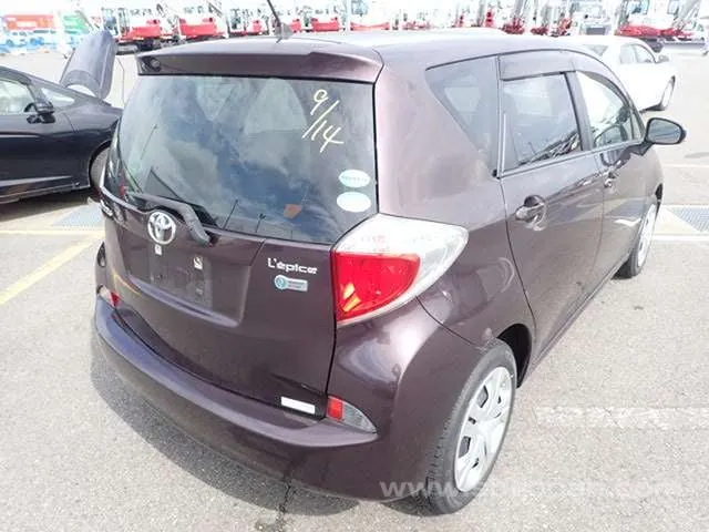 Toyota Ractis 2013 photo 4